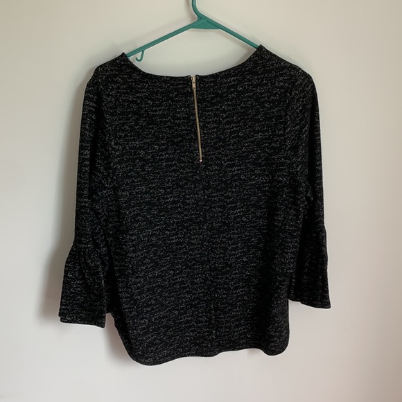 Black blouse with flares sleeves - Picture 3 of 3